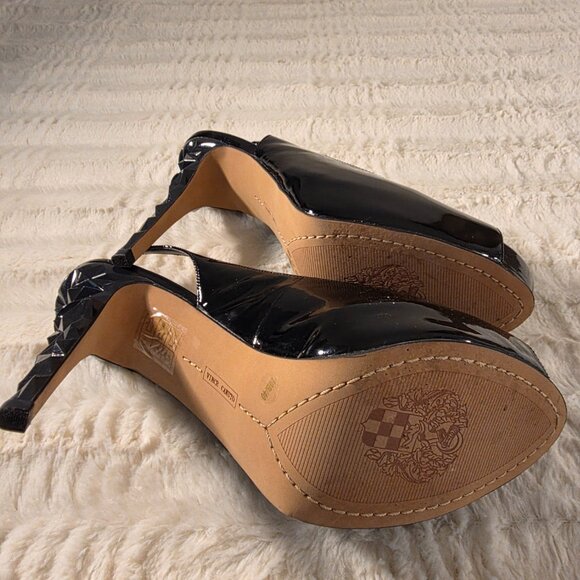 Shoes - Picture 3 of 7